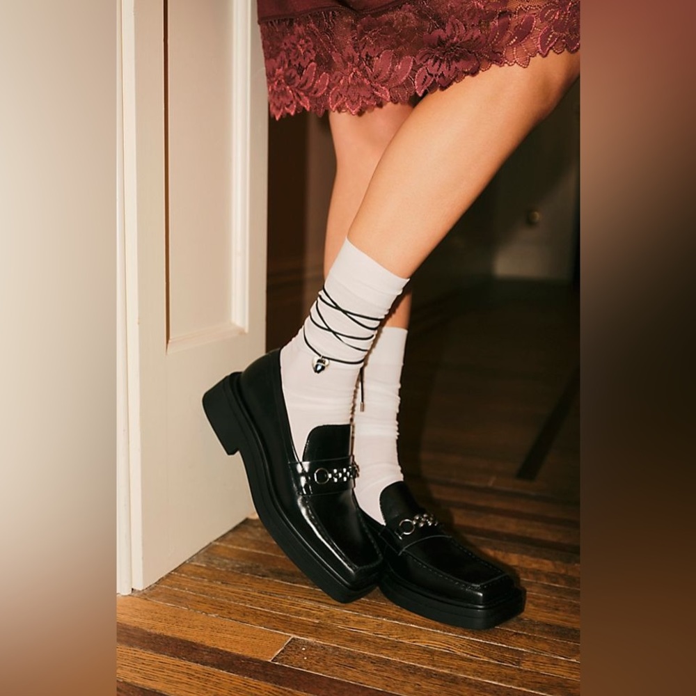 Vagabond Eyra Chain Loafers
Free People READ DESCRIPTION